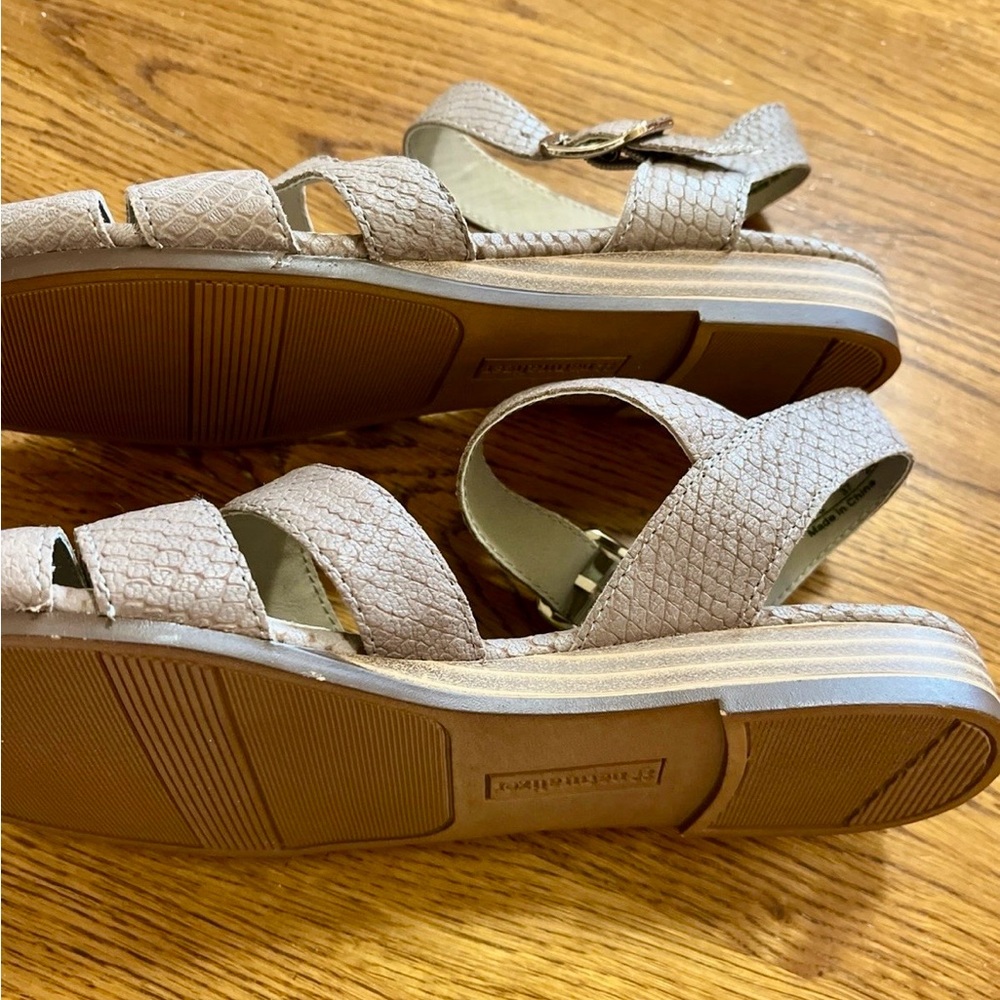 Naturalizer Sandals - Picture 4 of 5